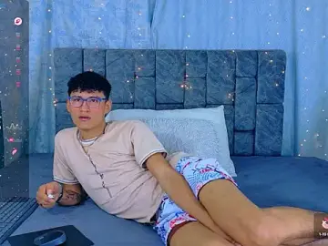 Stripchat Live Sex Cam of NicolasTorrez