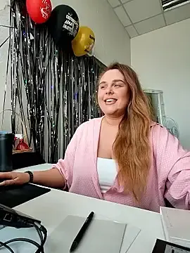 Stripchat Live Sex Cam of Juicy_PeachLux