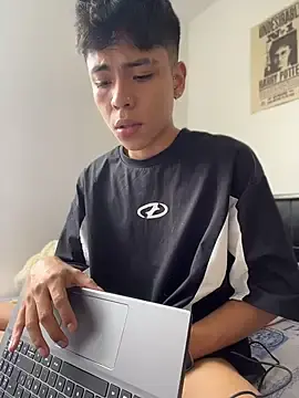 Stripchat Live Porn of MaxiWildd