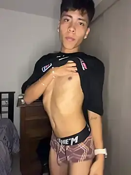 Stripchat Adult Webcams of MaxiWildd