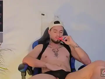 Stripchat Best live sex cam show of EdwardRoss_