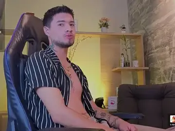 Stripchat Free Porn Cam of EdwardRoss_