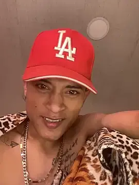 Stripchat Sex Cam of Edward_Milleer