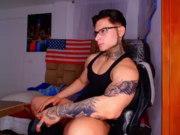 Stripchat Live Porn of DennisWalkerr