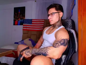 Stripchat Nude Webcam of DennisWalkerr