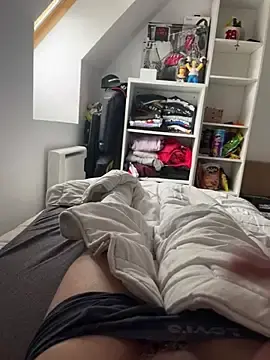 Stripchat Live Sex Cam of Enzo_2763