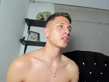 Stripchat Adult Webcam of kevin_ahss