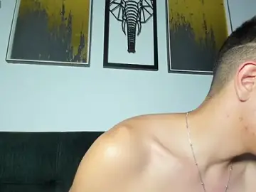 Stripchat Sex Cam of kevin_ahss