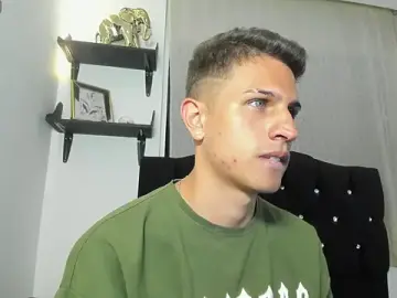Stripchat Watch Live Sex Cams of kevin_ahss
