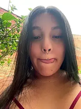 Stripchat Sex Cam of Emily_Gomezz