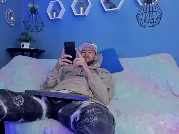 Stripchat Live Sex Cam of harold_777