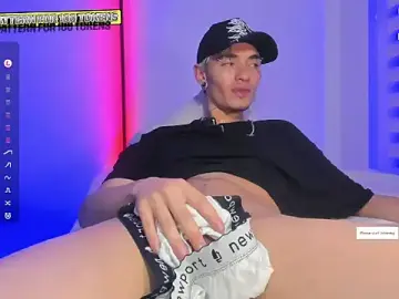 Stripchat Adult Webcams of santikhalifa