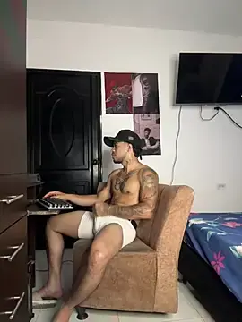 Stripchat Live Sex of Kenny_romano