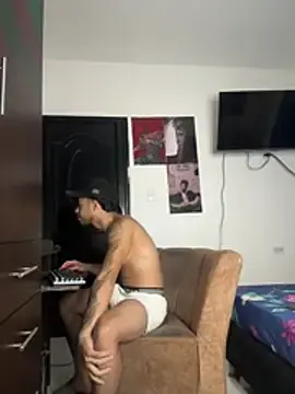 Stripchat Sex Cam of Kenny_romano