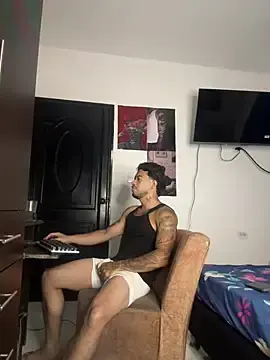 Stripchat Free Live Porn of Kenny_romano