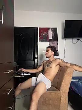 Stripchat Live Porn of Kenny_romano