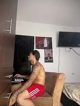 Stripchat Sex Cam of Kenny_romano