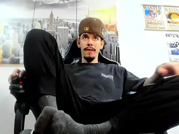 Stripchat Sex Cam of BRAYHAMBROWN