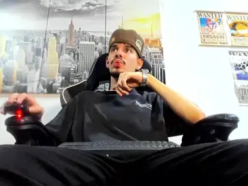 Stripchat Free Live Porn of BRAYHAMBROWN