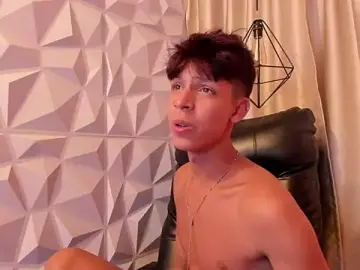 Stripchat Adult Webcam of Ethan_qop