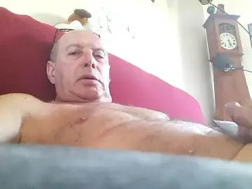 Stripchat Free Porn Cam of Vince072