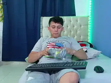 Stripchat Live Porn of elias_steel1