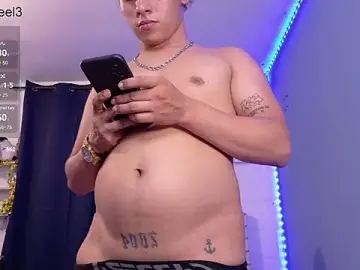 Stripchat Live Sex of elias_steel1