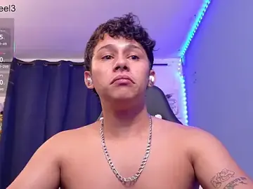 Stripchat Adult Video Chat of elias_steel1
