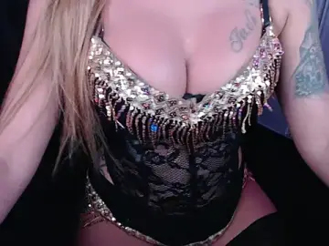 Stripchat Live Porn of yamira25