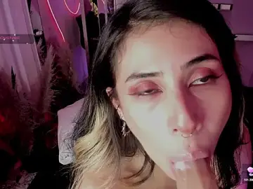 Stripchat Best Webcam of Sara_Foxx1