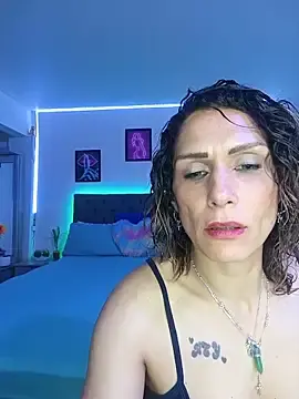 Stripchat Live Porn of Corina_hot