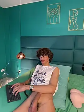 Stripchat Live Sex Cam of willturneer