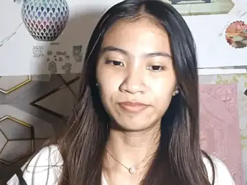Stripchat Live Sex Cam of DeeannGunby