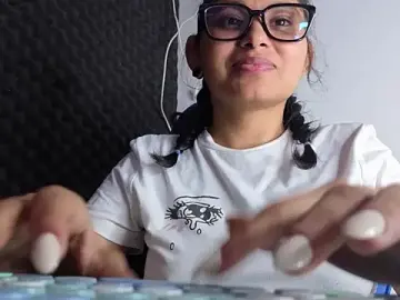 Stripchat Live Sex Cam of Cuteprincess21