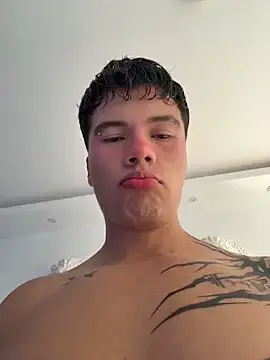 Stripchat Nude Webcam of Logan_smith1