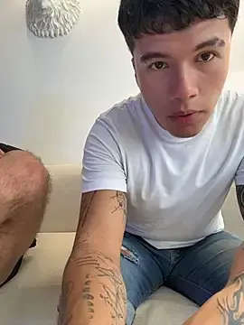 Stripchat Sex Cam of Logan_smith1