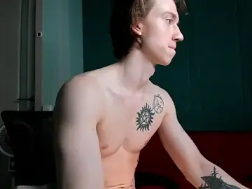 Stripchat Free Porn Cam of ares_pallini
