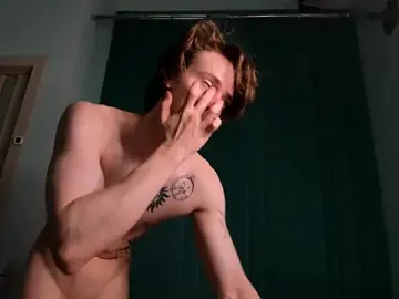 Stripchat Free Live Porn of ares_pallini
