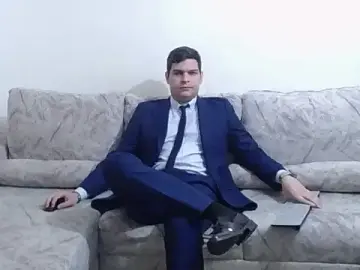 Stripchat Free Porn Cam of Victor_Maitland
