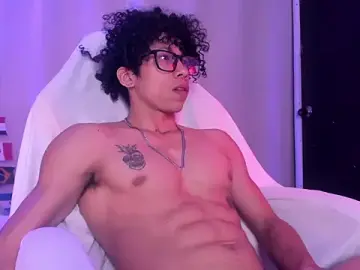 Stripchat Live Porn of AkazaBoy_