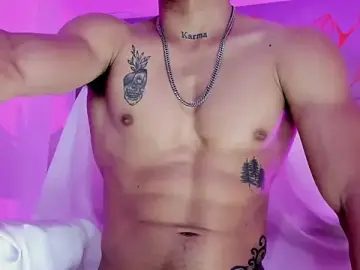 Stripchat Watch Live Sex Cams of AkazaBoy_