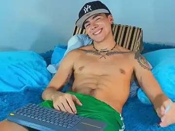 Stripchat Free Live Porn of CamiiGuzmanX