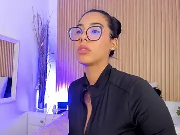 Stripchat Free Live Porn of GenesisRuiz