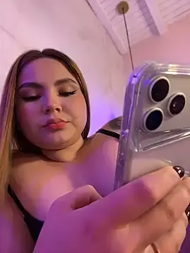Stripchat Nude Webcam of Beella1_