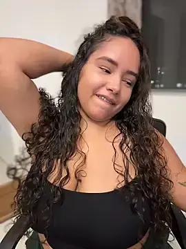 Stripchat Live Sex Cam of CurlyGirl_1