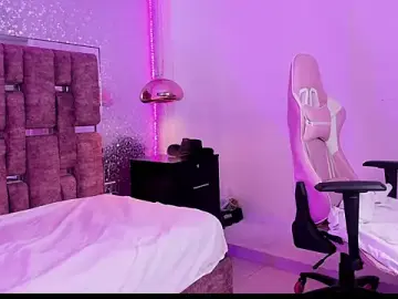 Stripchat Adult Webcam of LunaPleasure
