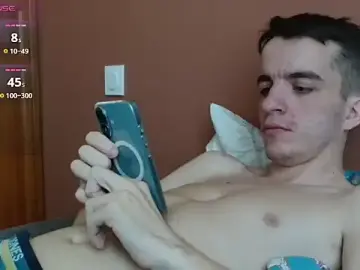 Stripchat Live Sex Cam of Tombgy07
