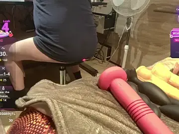 Stripchat Live Sex Cam of misteryman1956