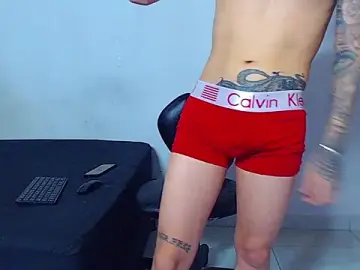 Stripchat Live Sex Cam of mikecoper_23