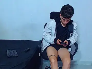 Stripchat Sex Chat of mikecoper_23